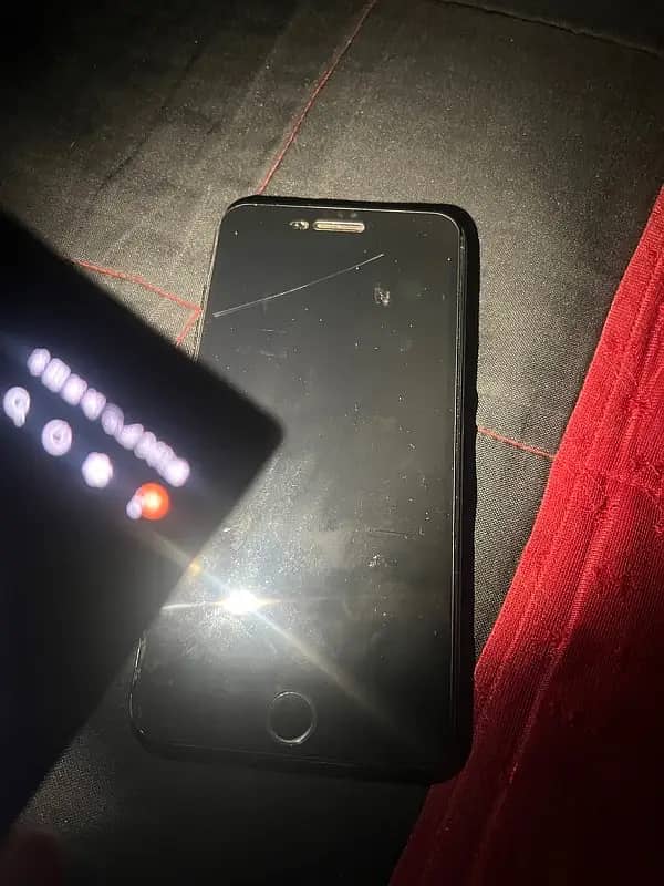 Apple iPhone 7 Plus 0