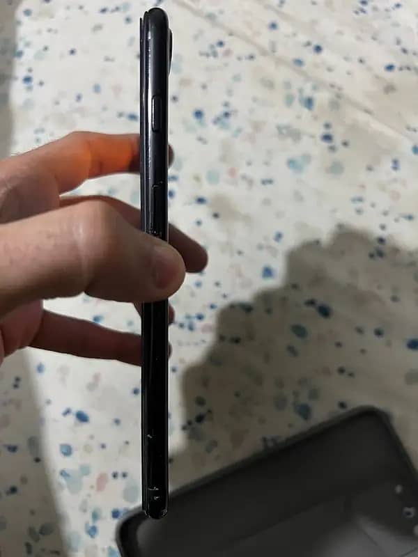 Apple iPhone 7 Plus 5