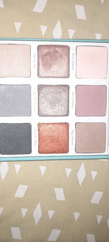 THE BALM  APPETIT eyes shadow imported 2