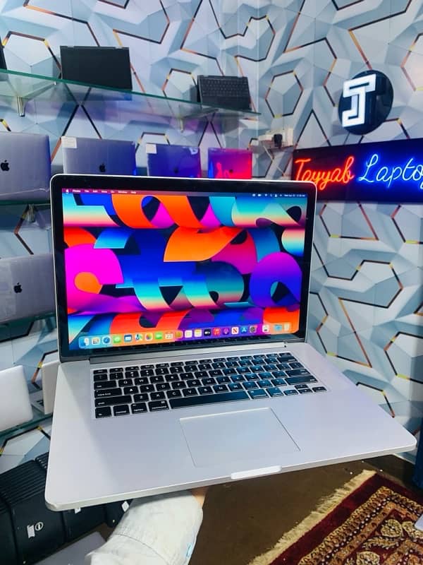 Macbook pro 2015 core i7 16GB RAM 256GB ssd 15Inch Laptop 0