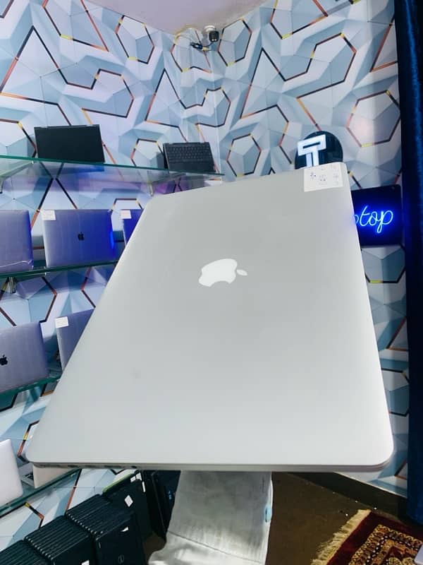 Macbook pro 2015 core i7 16GB RAM 256GB ssd 15Inch Laptop 2