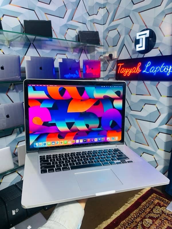Macbook pro 2015 core i7 16GB RAM 256GB ssd 15Inch Laptop 6