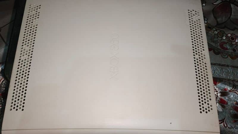 "Xbox 360 320GB | White | 2 Controllers | Box & Accessories" 4