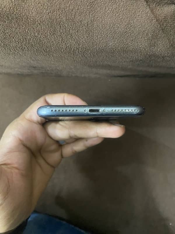 8plus PTA offical  64Gb true tone ok health orignal 1 4