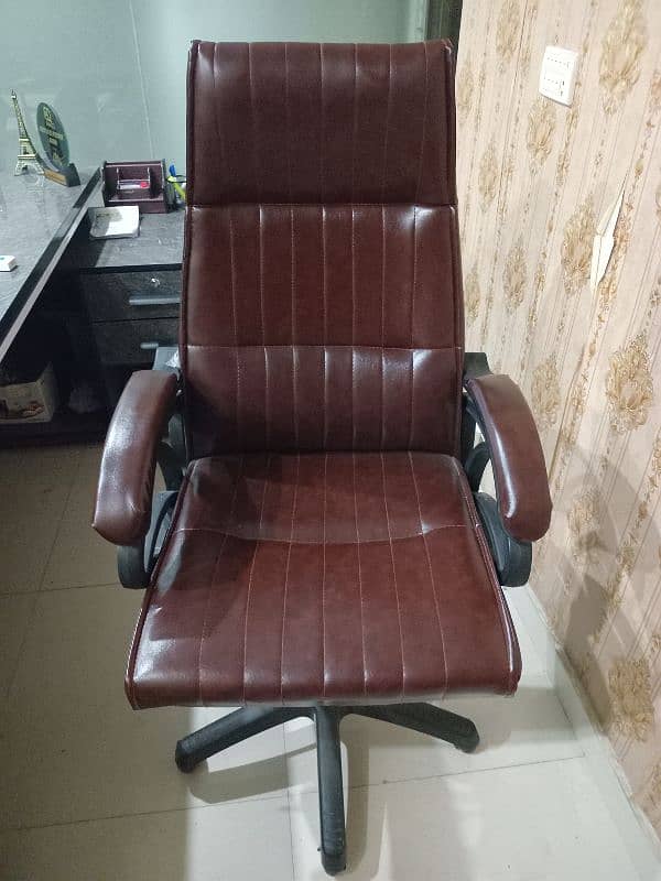 complete Office Furniture for sale only 3 months use 4