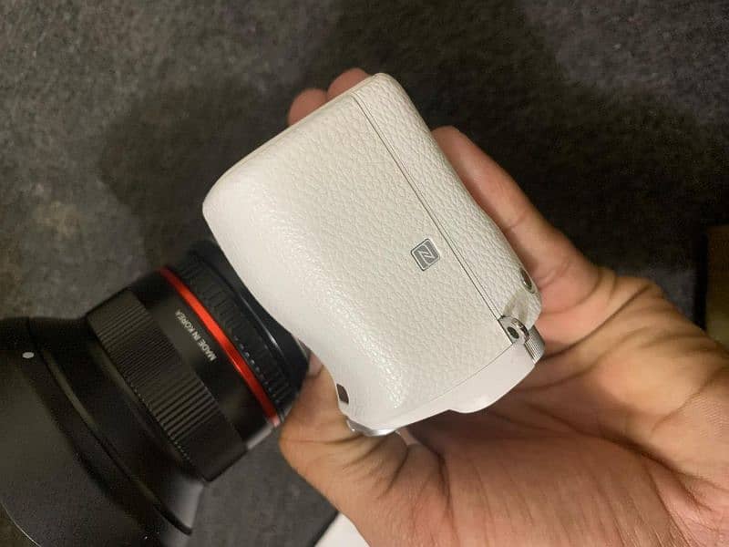 sony A6000 camera for urgent sale 7