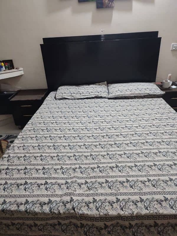 Bed side table best quality 0