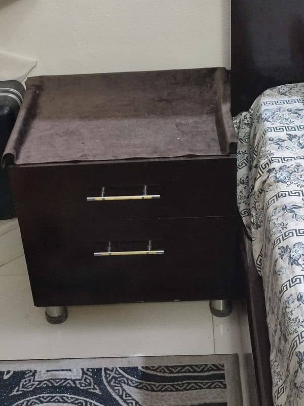 Bed side table best quality 2