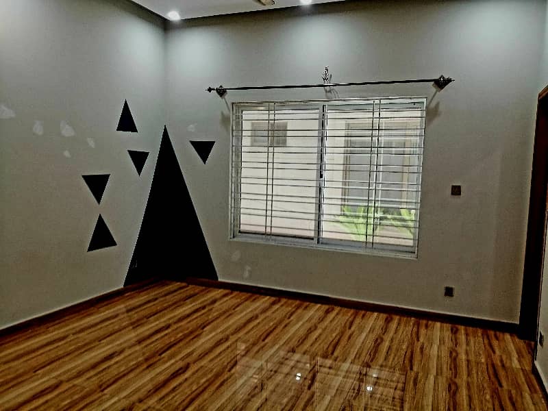 35x70 10 Marla Ground Portion For Rent G-13 7