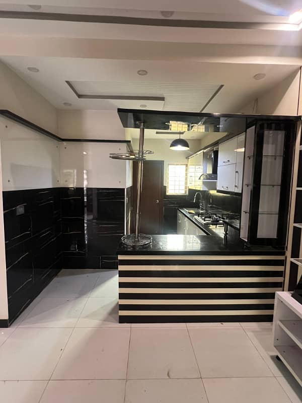 125 Yards Villa in Ali Block on Petrol Pump Entrance 9