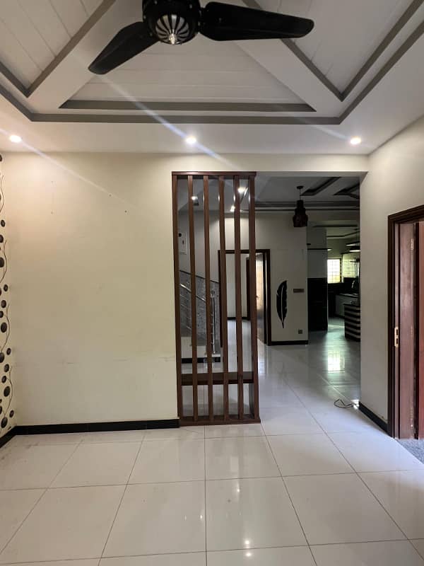 125 Yards Villa in Ali Block on Petrol Pump Entrance 11
