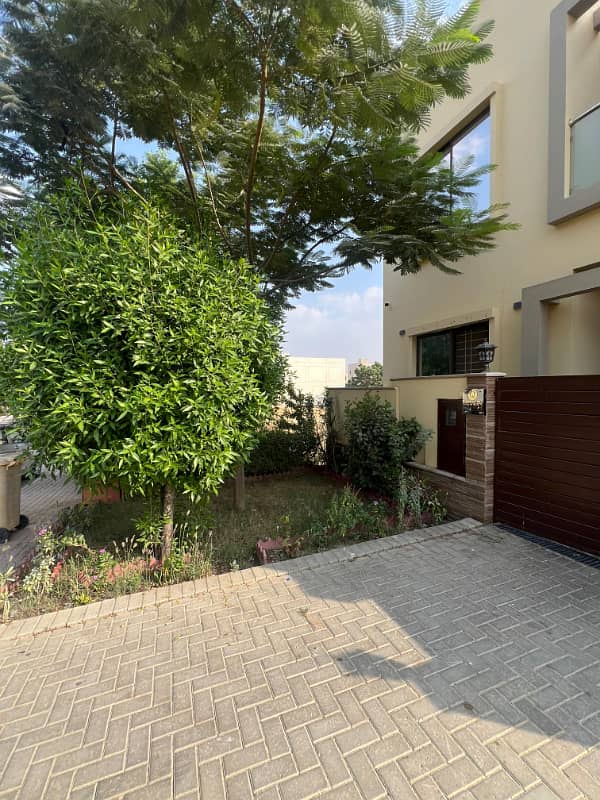 125 Yards Villa in Ali Block on Petrol Pump Entrance 14