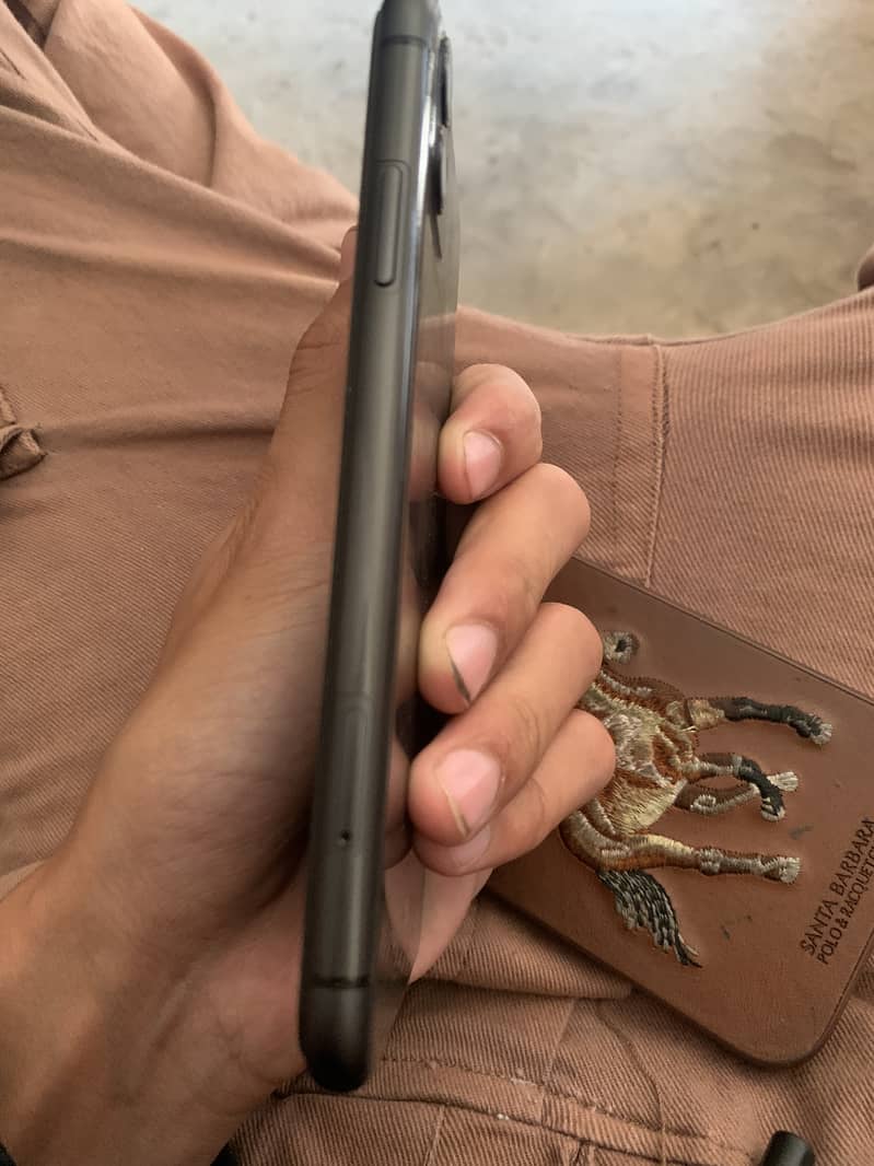 Apple iPhone 11 Jv 64gb 2