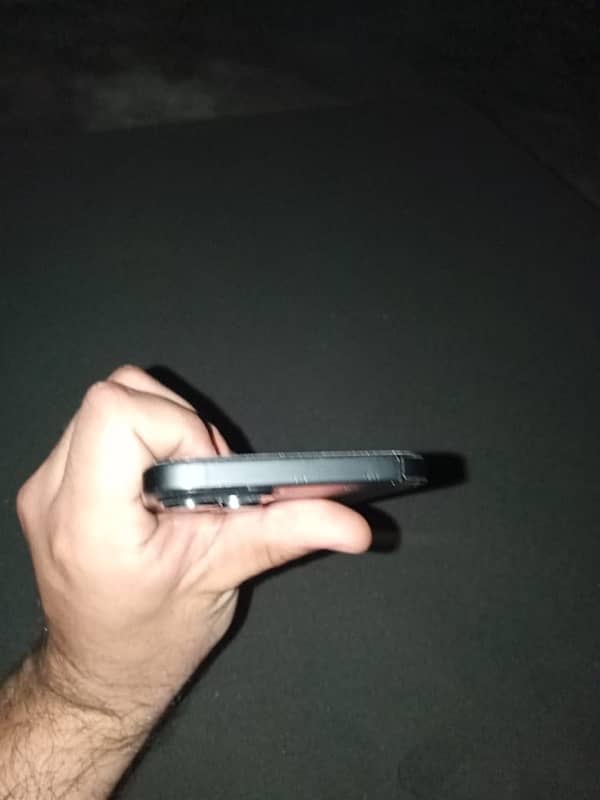 i phone 15 plus 10 by 10 con all ok bilkoul perf hai kohy masla ni hai 3