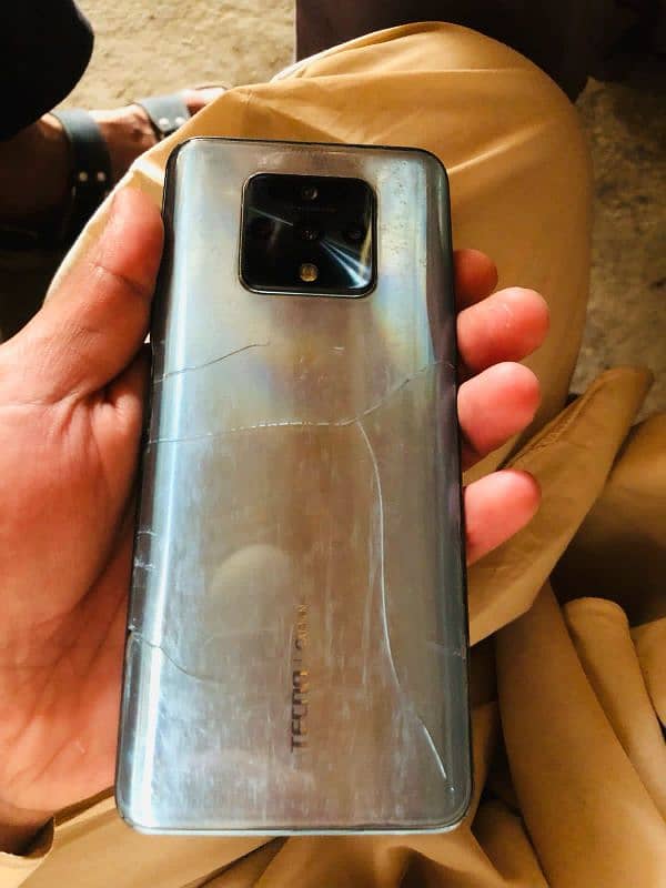 Tecno Camon16.8.  128. 3