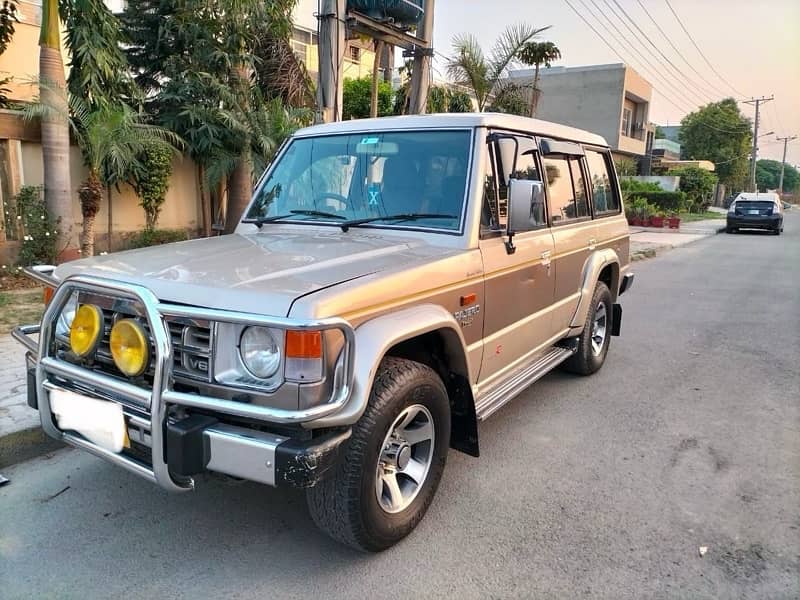 Mitsubishi Pajero 1986 Exceed 3.0 0