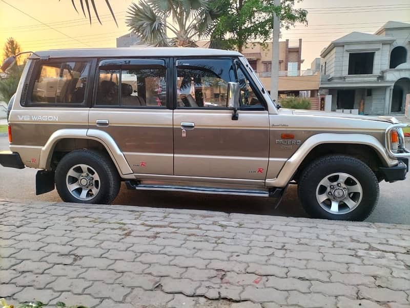 Mitsubishi Pajero 1986 Exceed 3.0 1
