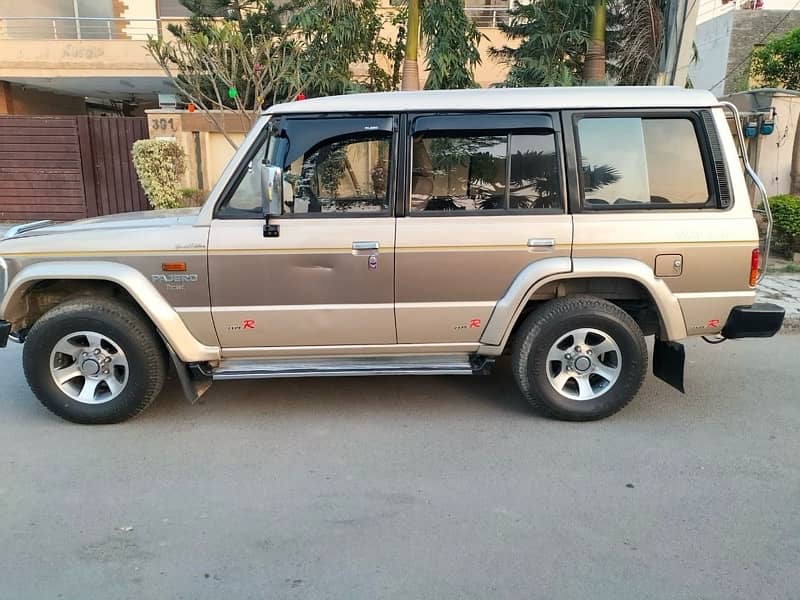 Mitsubishi Pajero 1986 Exceed 3.0 2