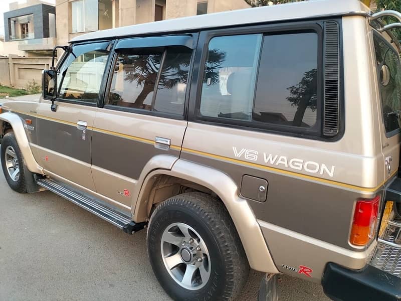 Mitsubishi Pajero 1986 Exceed 3.0 3