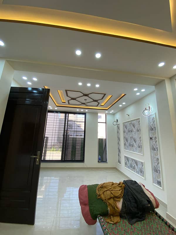 Prime Location House Of 5 Marla For sale In Park View City - Jade Extension Block 4