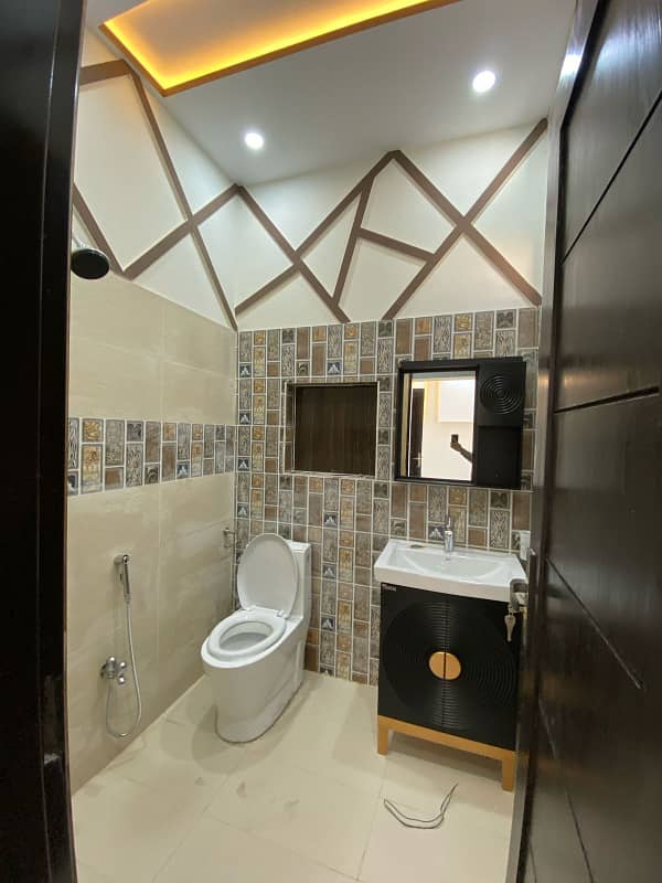 Prime Location House Of 5 Marla For sale In Park View City - Jade Extension Block 6