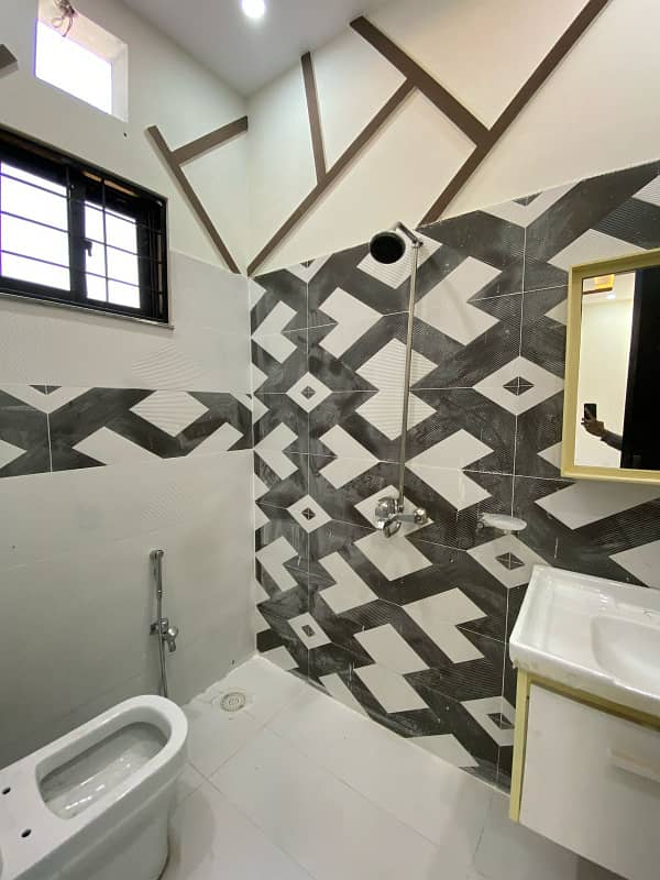 Prime Location House Of 5 Marla For sale In Park View City - Jade Extension Block 13