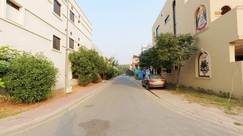Ideally Located House Of 8 Marla Is Available For Sale In Lahore 4