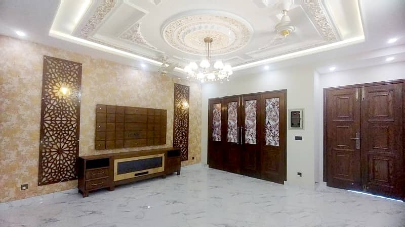 Ideally Located House Of 8 Marla Is Available For Sale In Lahore 11
