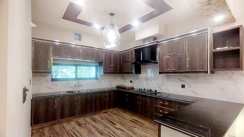 Ideally Located House Of 8 Marla Is Available For Sale In Lahore 12