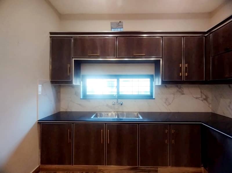 Ideally Located House Of 8 Marla Is Available For Sale In Lahore 33