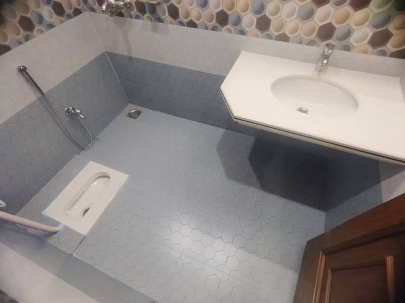 Ideally Located House Of 8 Marla Is Available For Sale In Lahore 36
