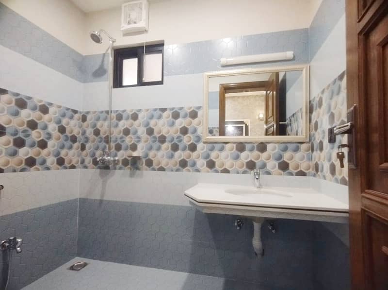 Ideally Located House Of 8 Marla Is Available For Sale In Lahore 37