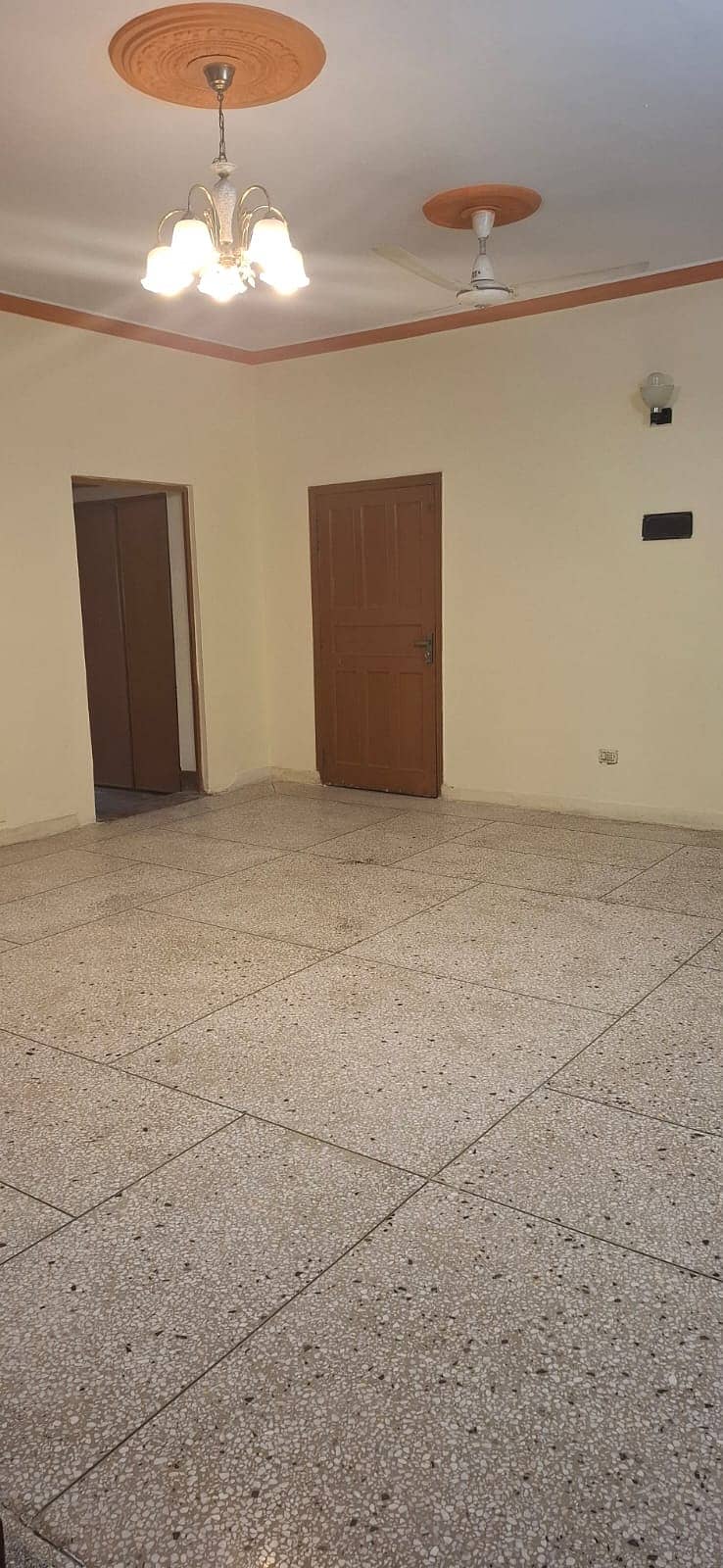Upper portion for rent at prime location in G-10/1 2