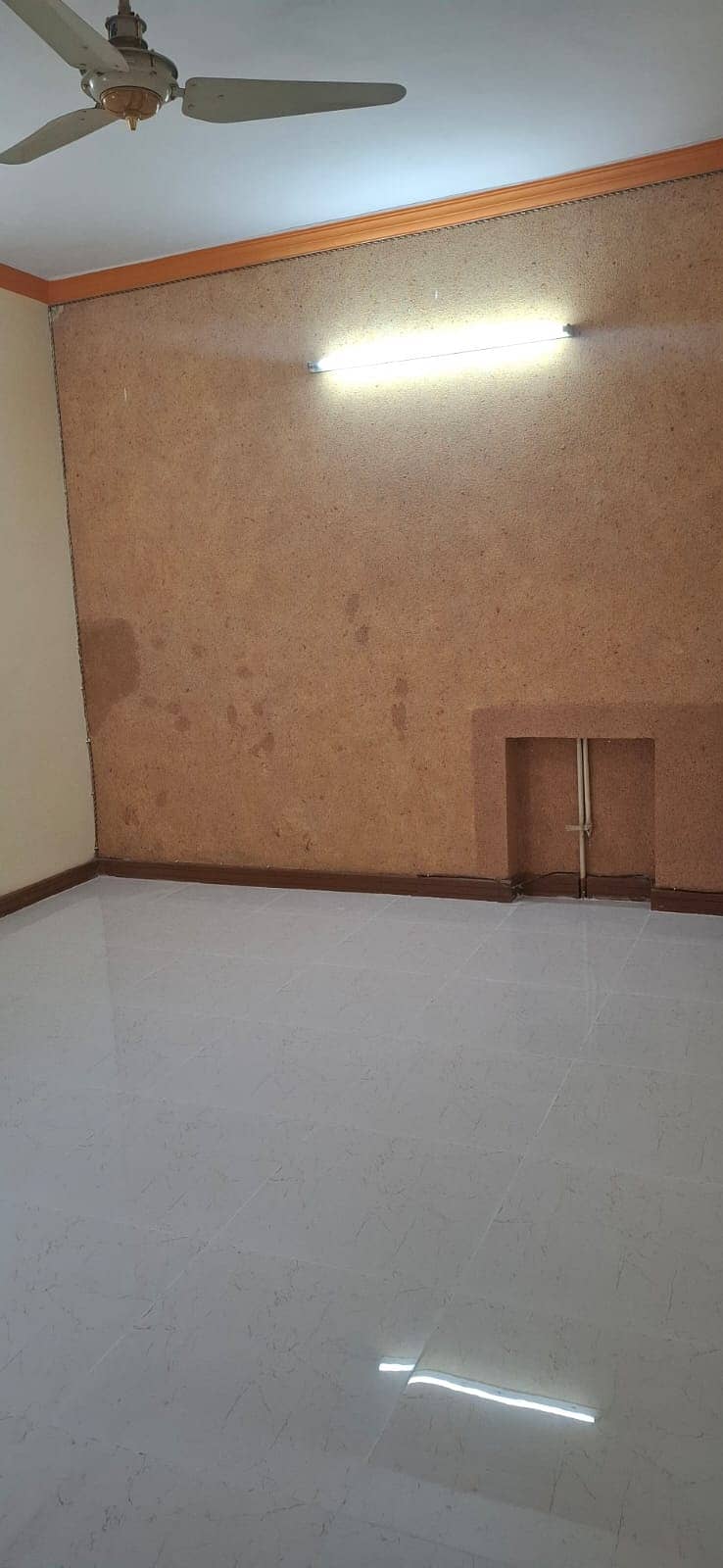 Upper portion for rent at prime location in G-10/1 3