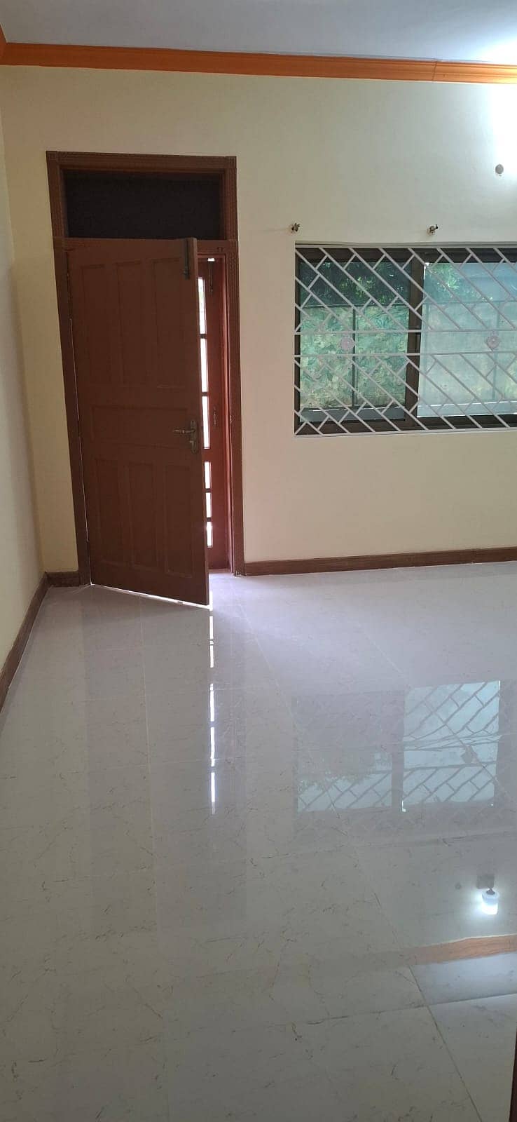 Upper portion for rent at prime location in G-10/1 4