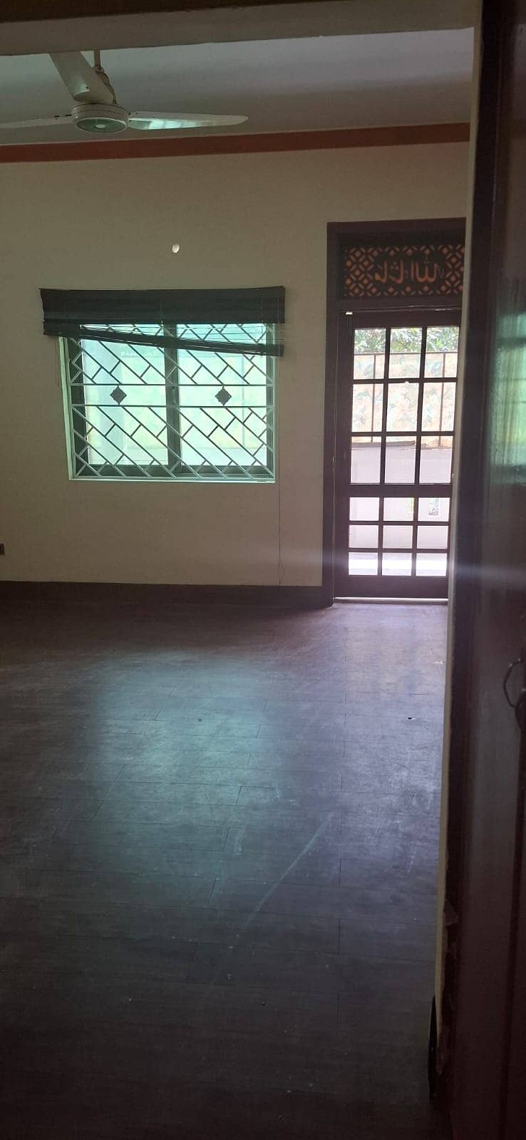 Upper portion for rent at prime location in G-10/1 6