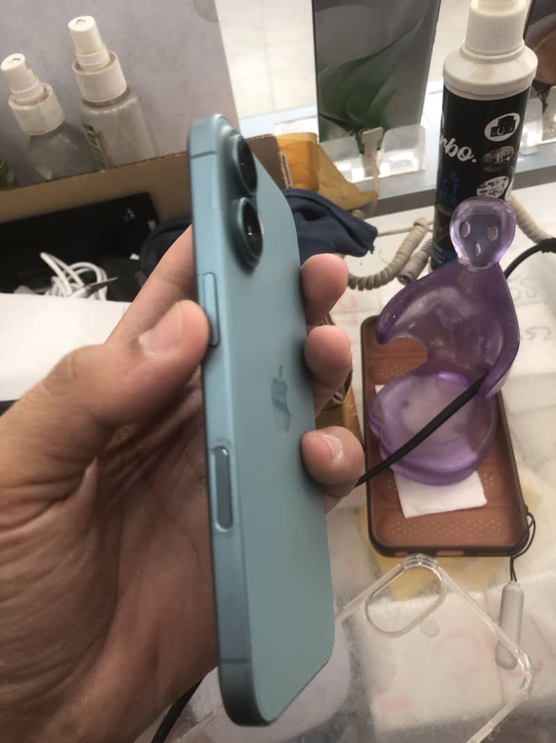 Iphone 16 new 4 days used 6
