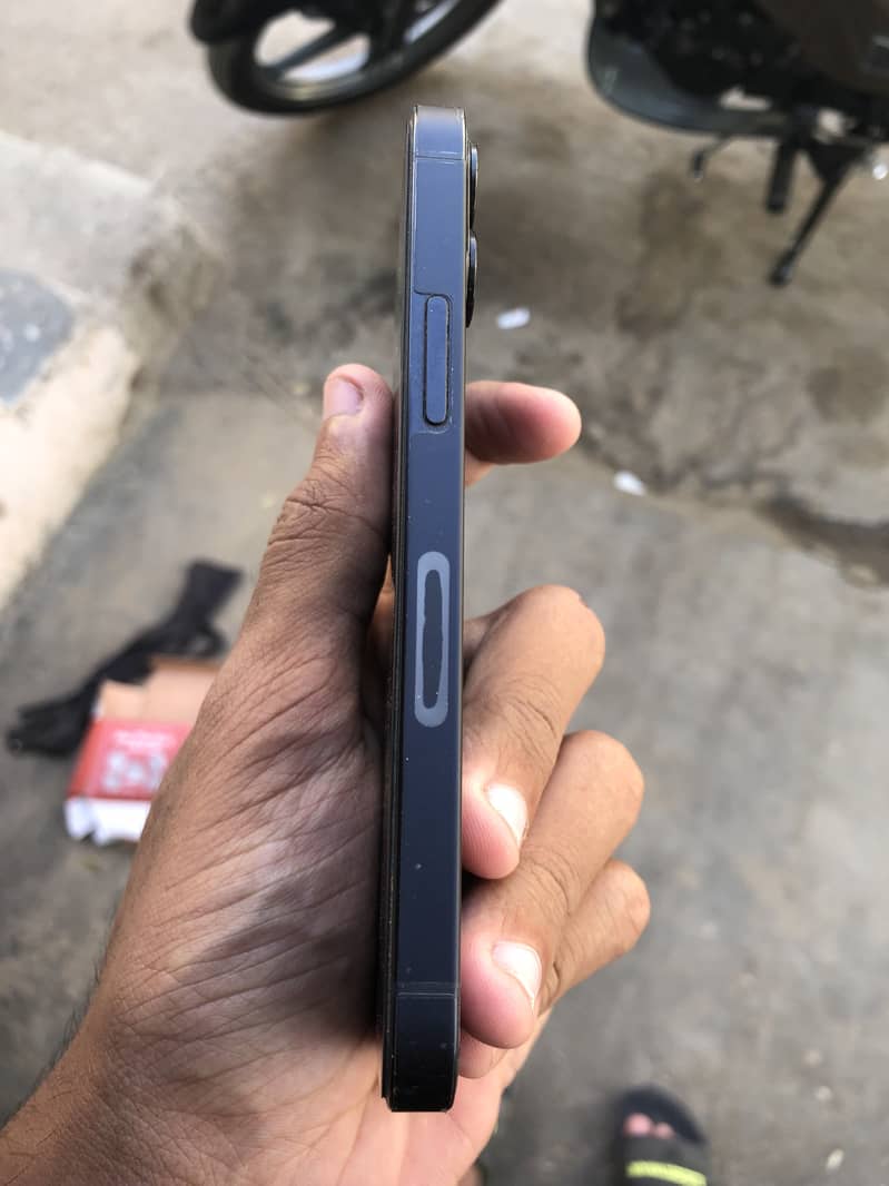 Iphone 12 mini 4