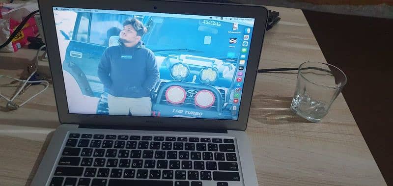 Macbook Air 2017, 10/10 condition. 2