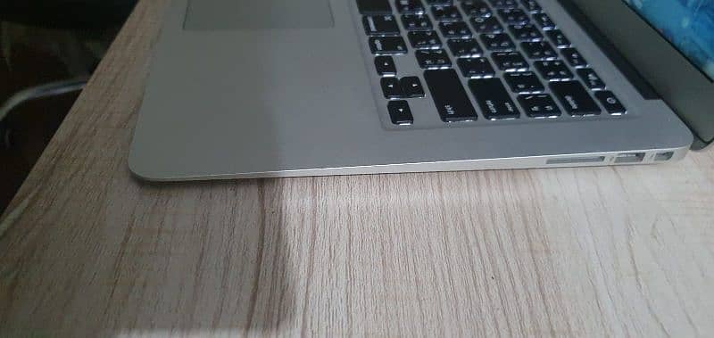 Macbook Air 2017, 10/10 condition. 4