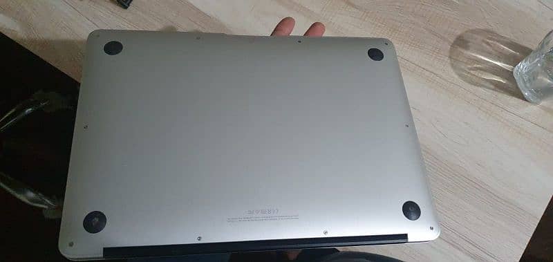 Macbook Air 2017, 10/10 condition. 5