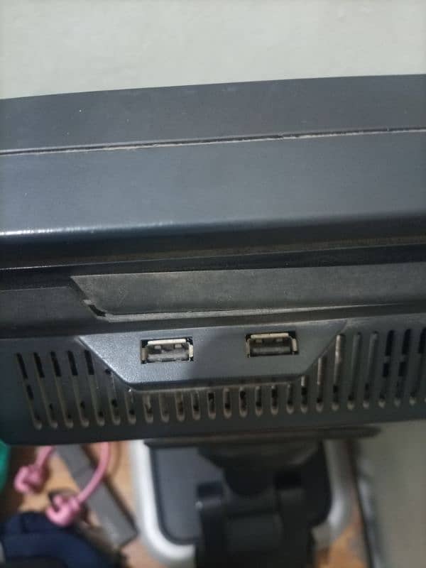 19 inch Hp lcd With original Hp Stand 3