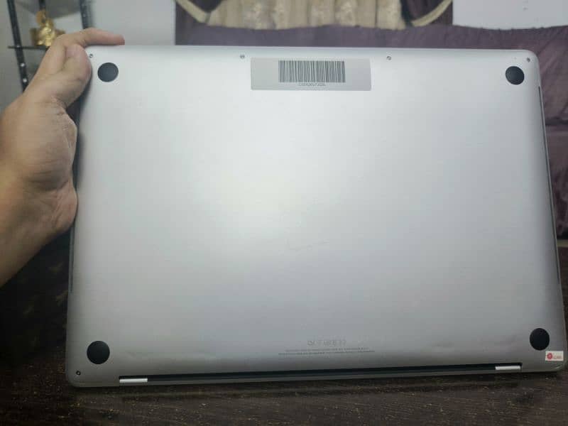 Macbook pro 2019 with original charger (10/10) condition 1