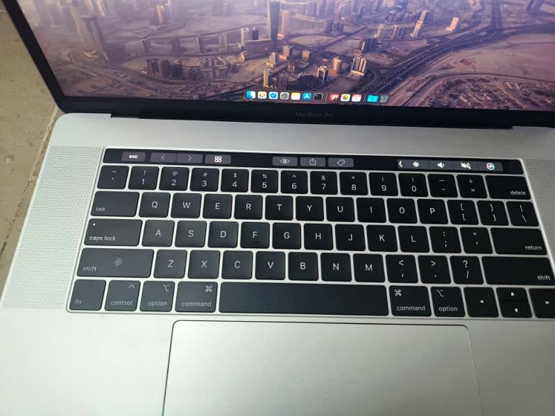 Macbook pro 2019 with original charger (10/10) condition 11