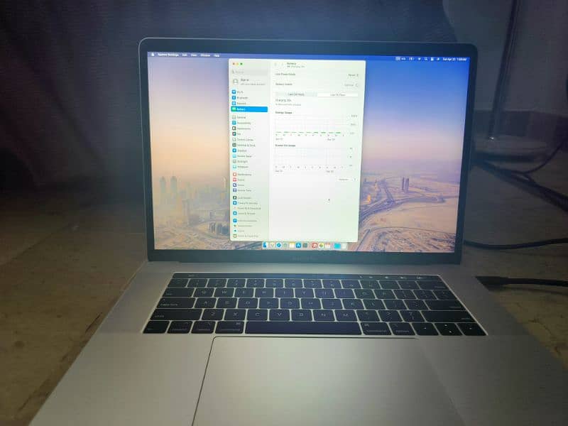 Macbook pro 2019 with original charger (10/10) condition 17