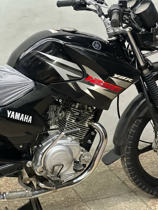 yamaha ybr125g 2017 model ( 2 digit golden num ) 3