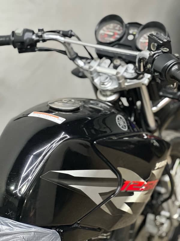 yamaha ybr125g 2017 model ( 2 digit golden num ) 5