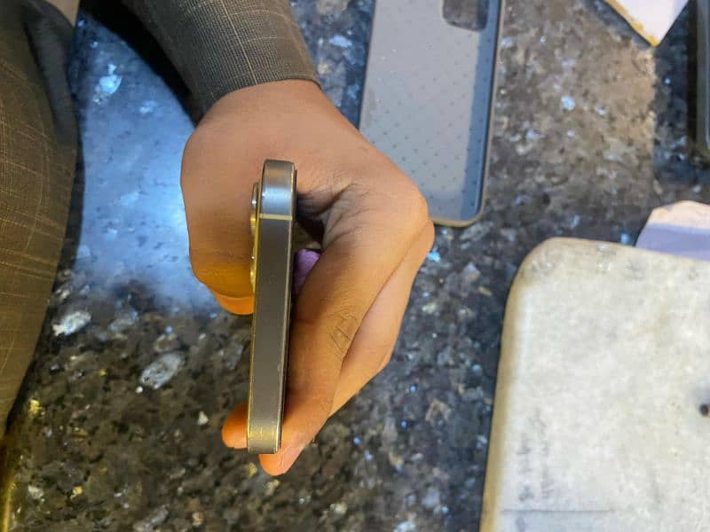 Iphone 12 pro with box 3