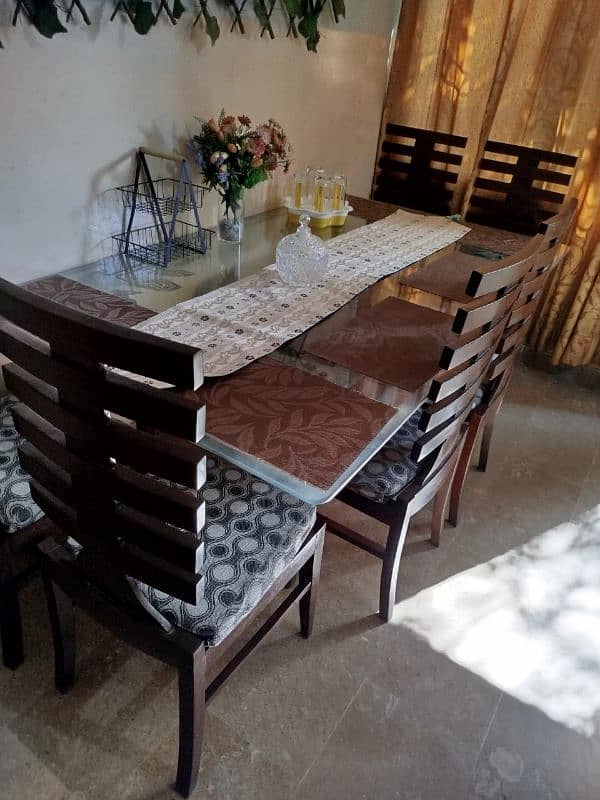 Dining Table 0
