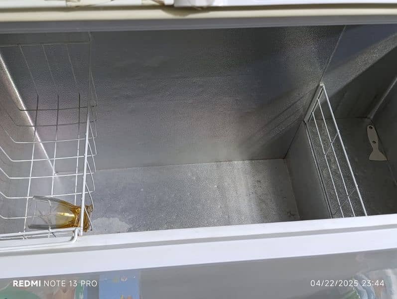 haier deep freezer hdf 405sd new cndition 3